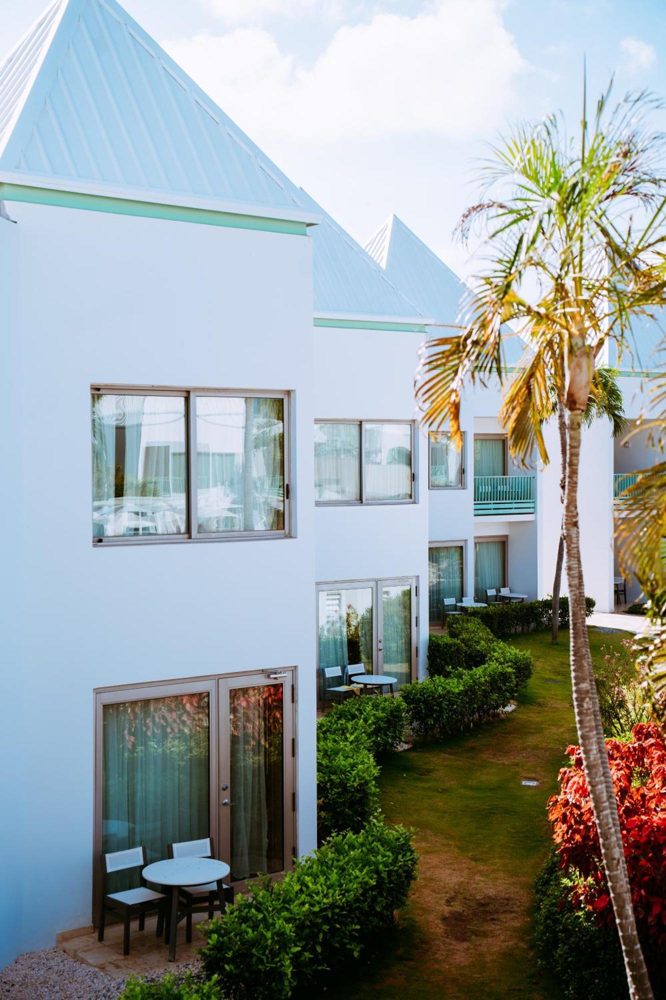 The Mill Resort And Suites Palm Beach Bagian luar foto