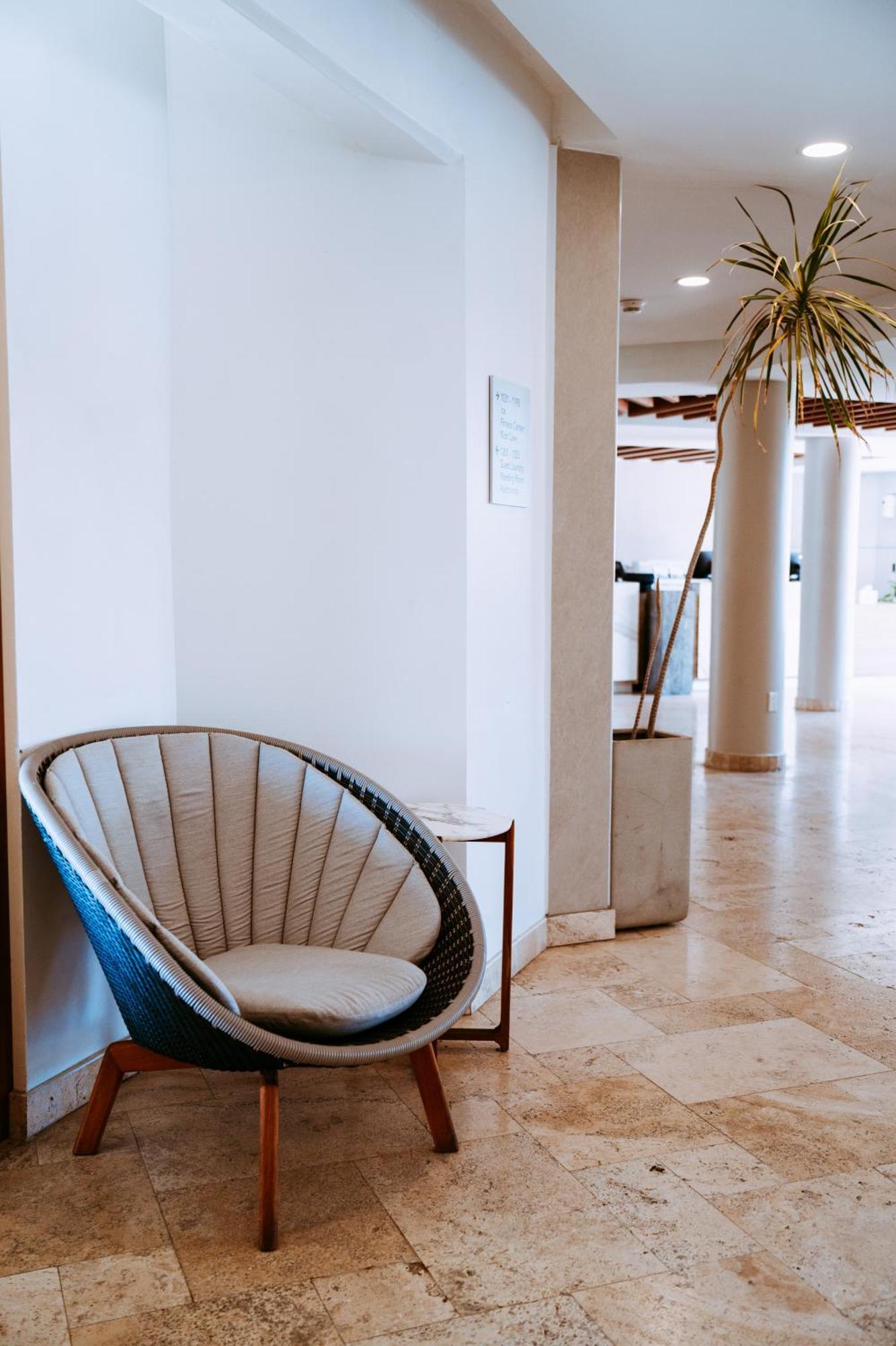 The Mill Resort And Suites Palm Beach Bagian luar foto