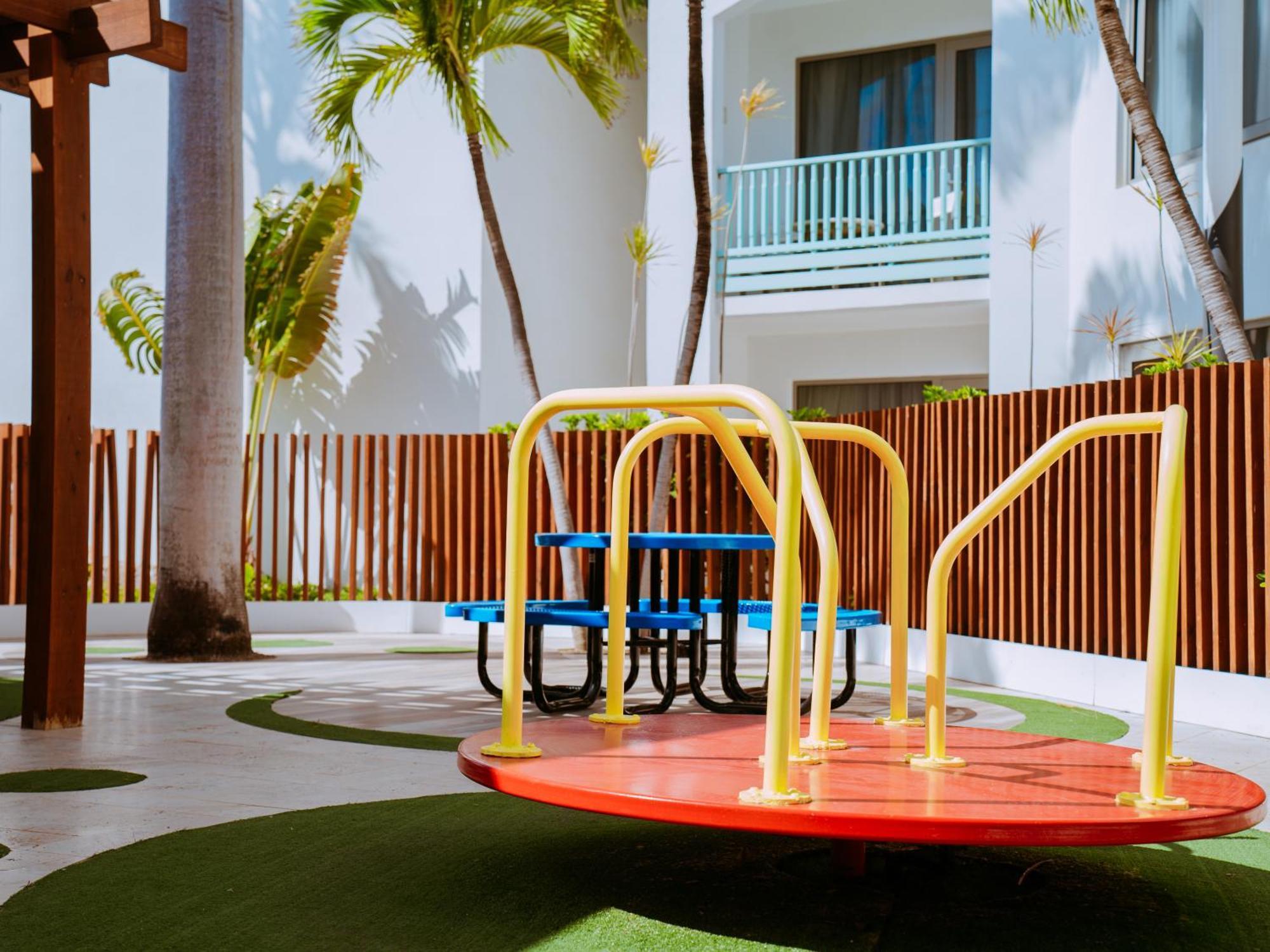 The Mill Resort And Suites Palm Beach Bagian luar foto