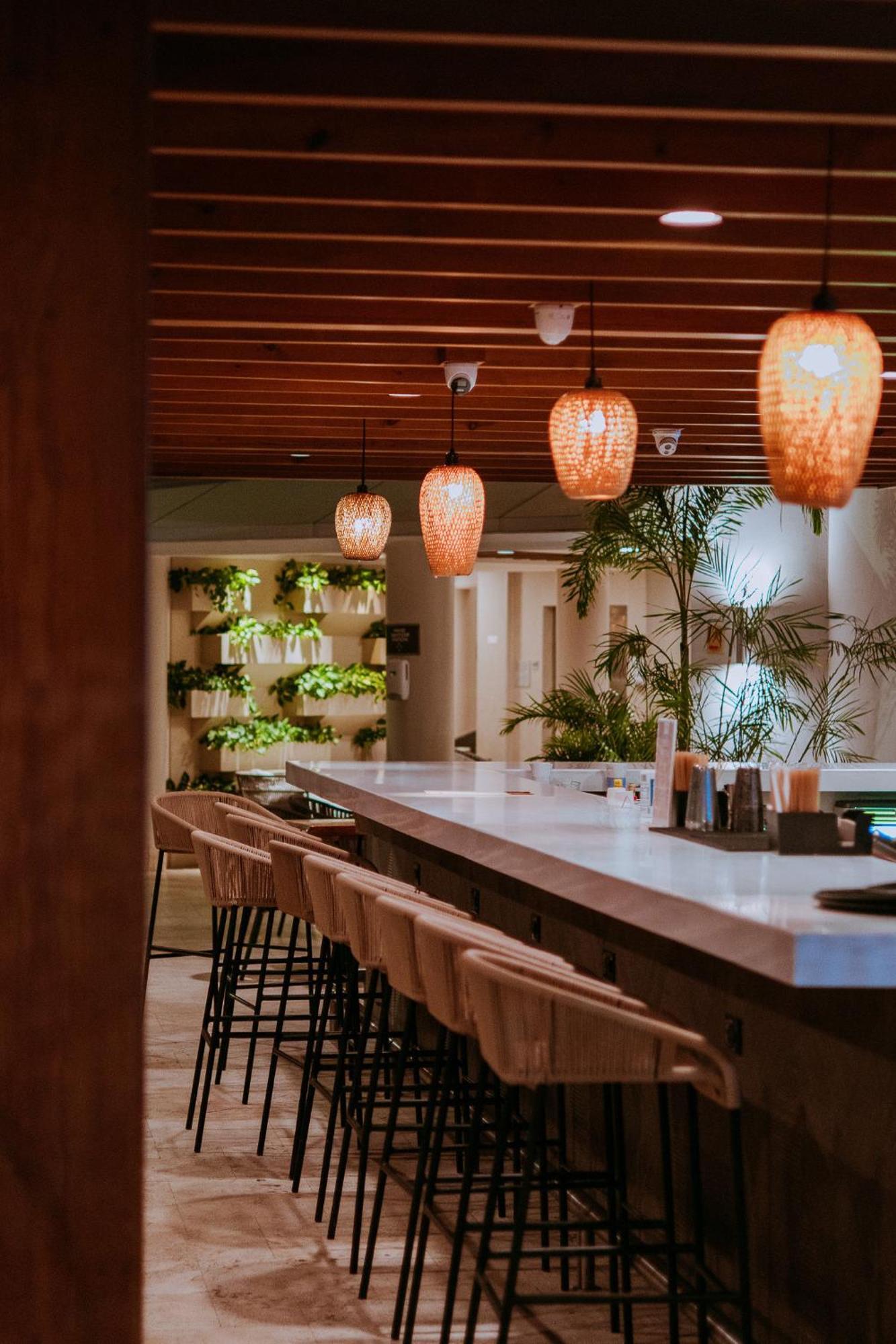 The Mill Resort And Suites Palm Beach Bagian luar foto